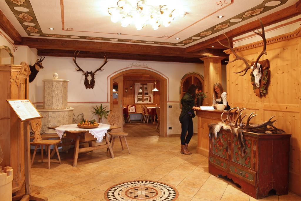 Hotel Hubertusstube Laion Exterior photo